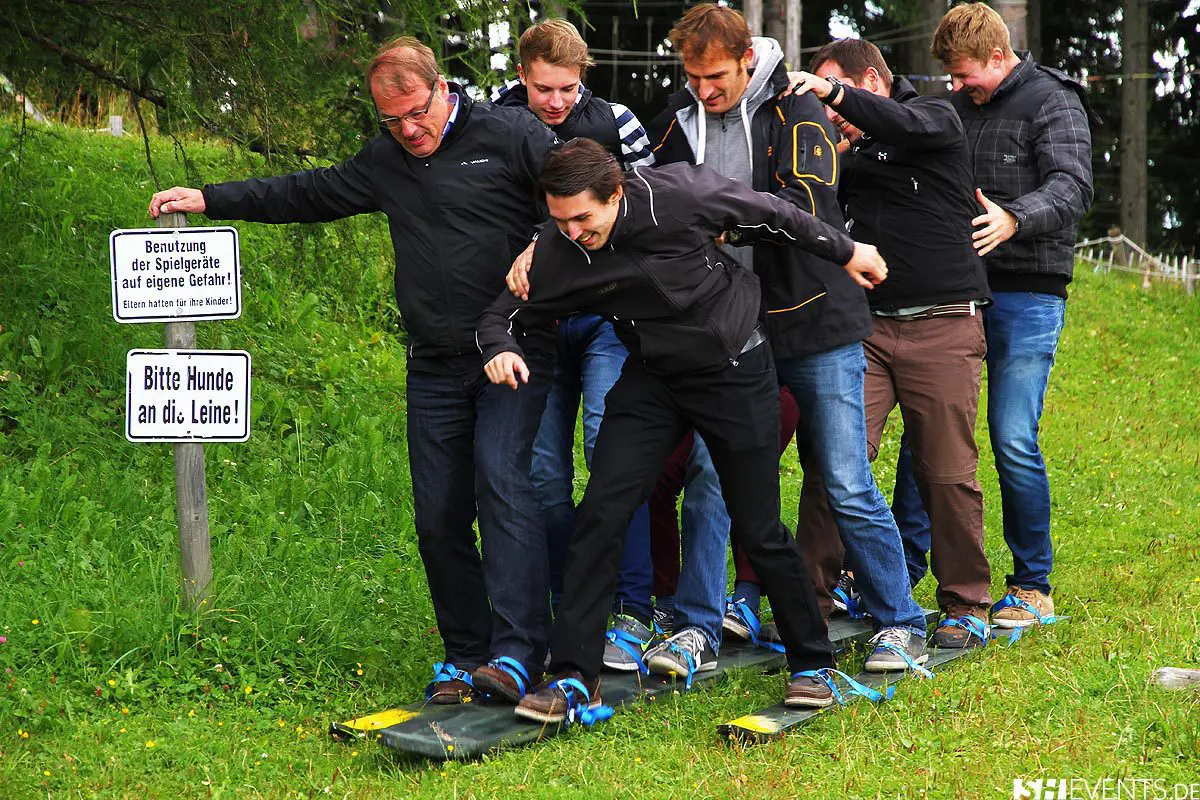 Teamskilauf während der Bayernolympiade beim HüttenEvent