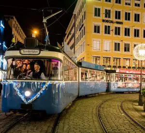 Ihre Weihnachtstram für die Weihnachtsfeier München